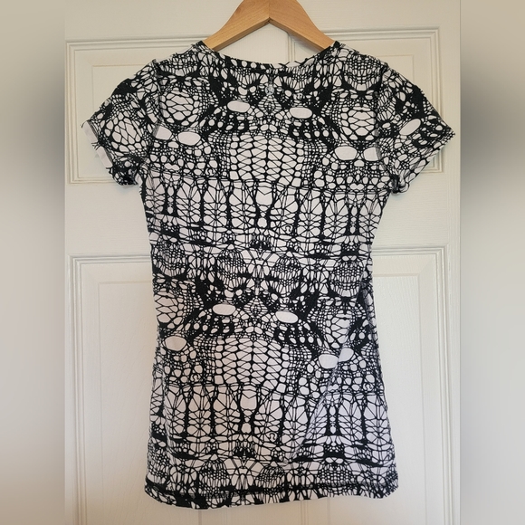 Lululemon Livley Crewneck Tshirt Vitasea sz 4 - Picture 2 of 8